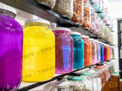 Farbwelten aus Material und Licht